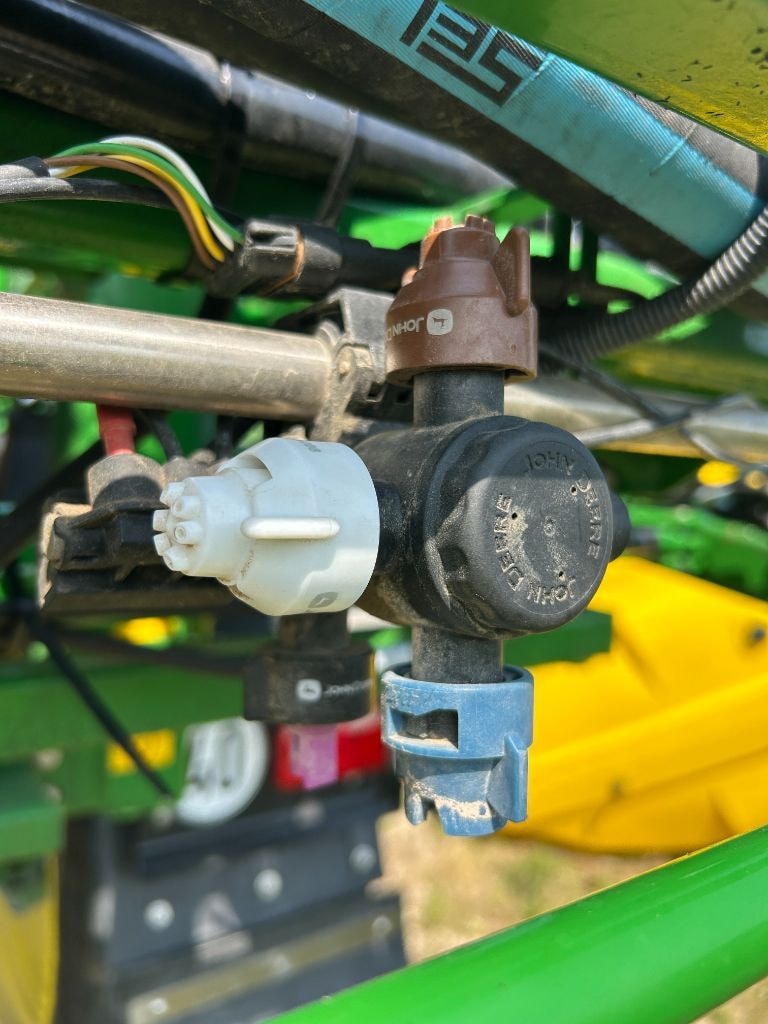 Pulverisateur JOHN DEERE R952i - photo slide 9