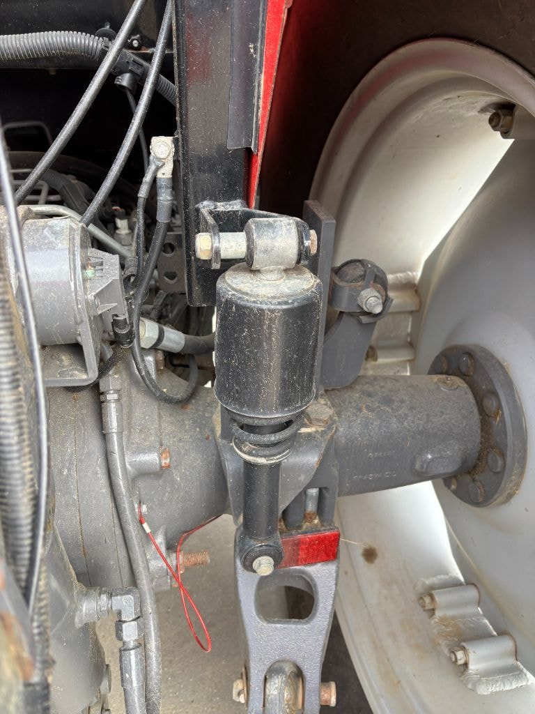 Tracteur MASSEY FERGUSON 5711 ESSENTIAL DYNA-4 - photo slide 8