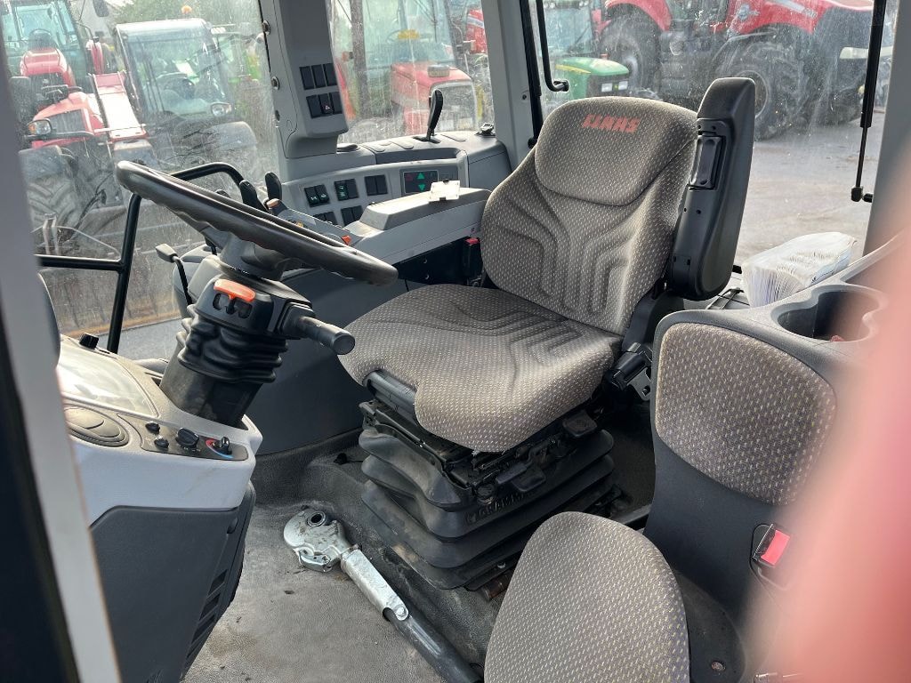 Tracteur CLAAS ARION 630 - photo slide 8