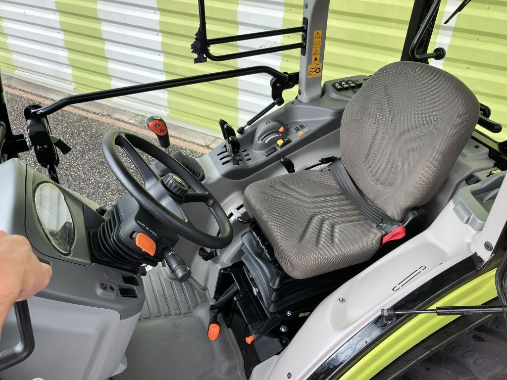 Tracteur etroit CLAAS NEXOS 220 S - photo slide 7