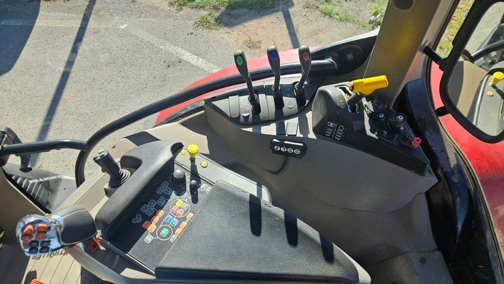 Tracteur chargeur CASE IH MAXXUM 115 MULTICONTROLLER - photo slide 9