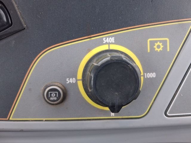 Tracteur chargeur VALTRA N175A - photo slide 16