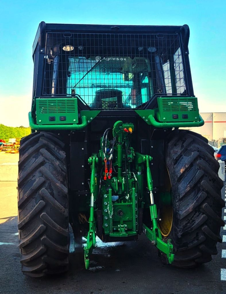 Tracteur forestier JOHN DEERE 6155M - photo slide 8