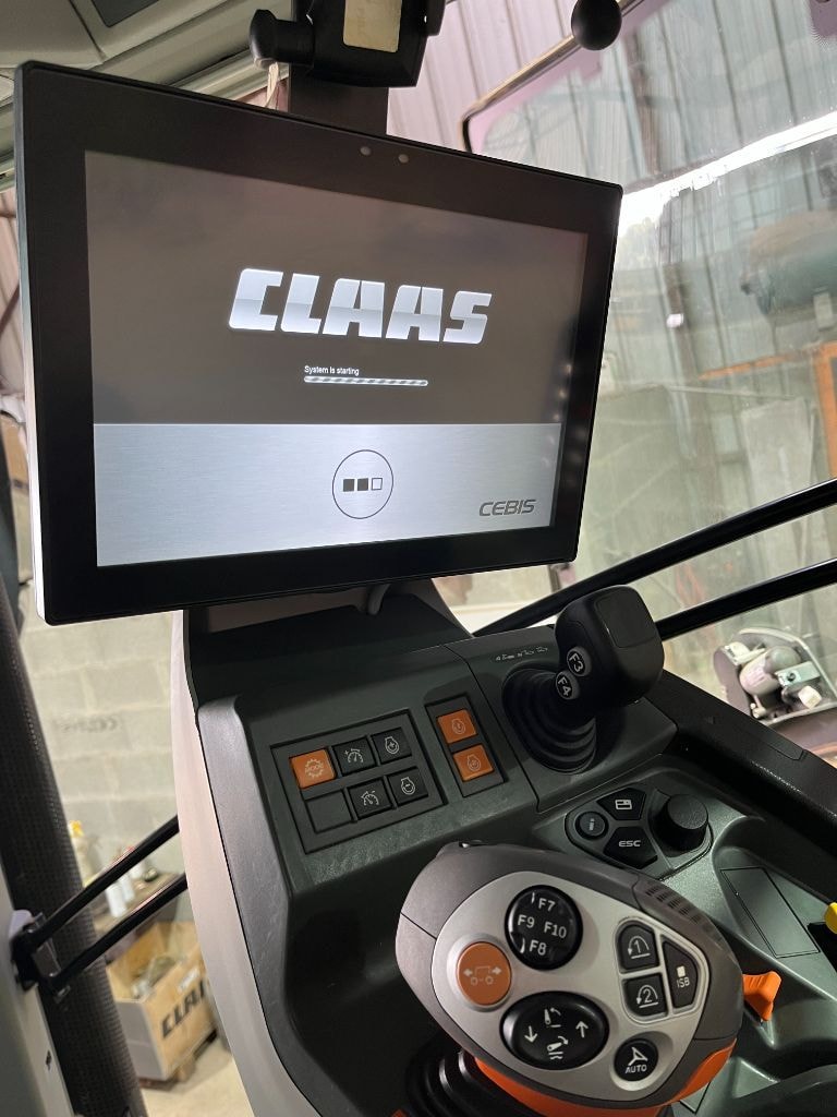 Tracteur CLAAS AXION 810 CMATIC CEBIS - photo slide 16