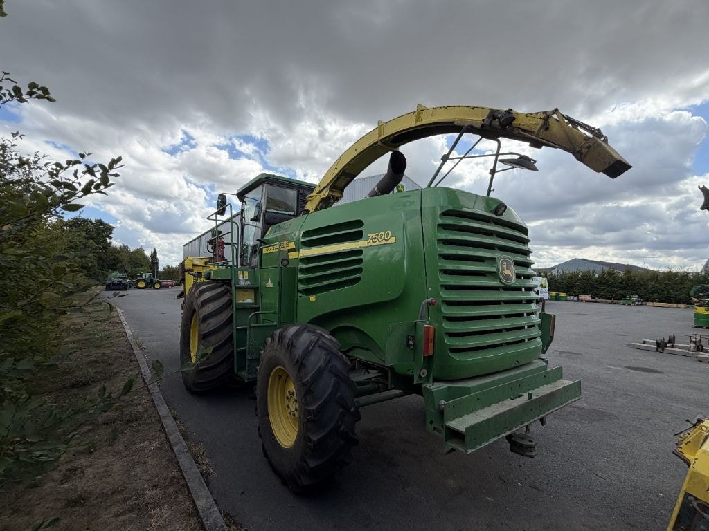 Ensileuse JOHN DEERE 7500 - photo slide 6