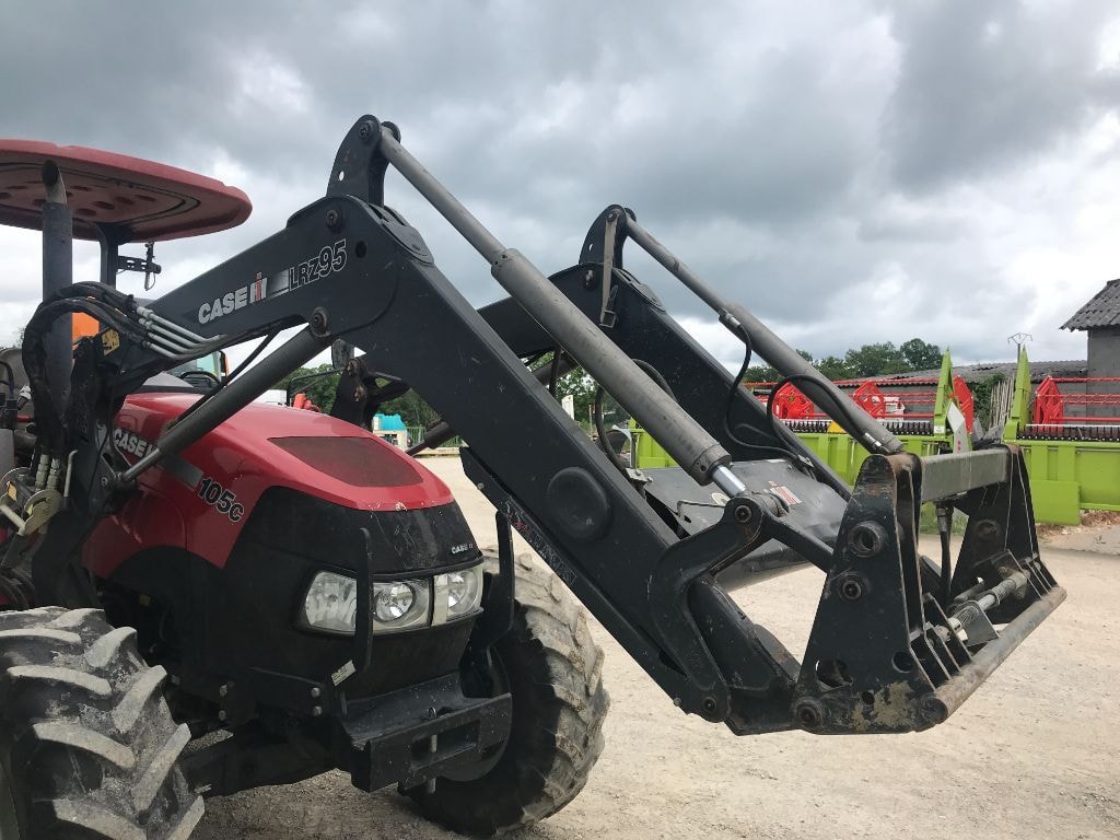 Tracteur chargeur CASE IH FARMALL 105 C  - photo slide 25
