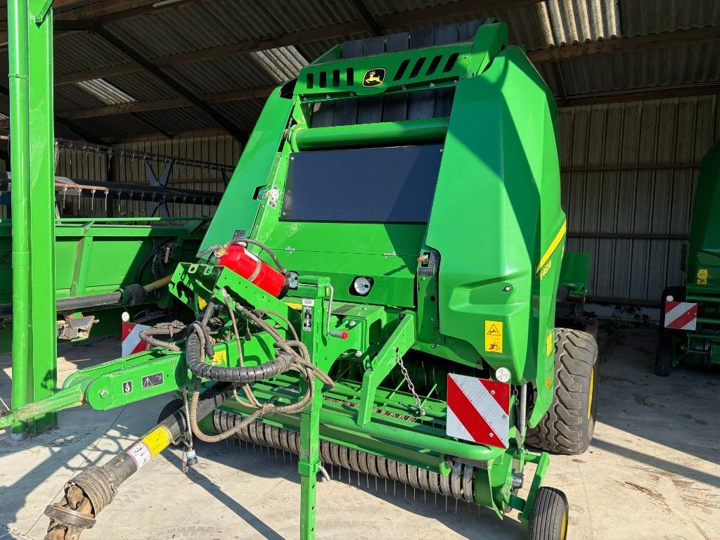 Presse balles rondes JOHN DEERE V461m - photo slide 10