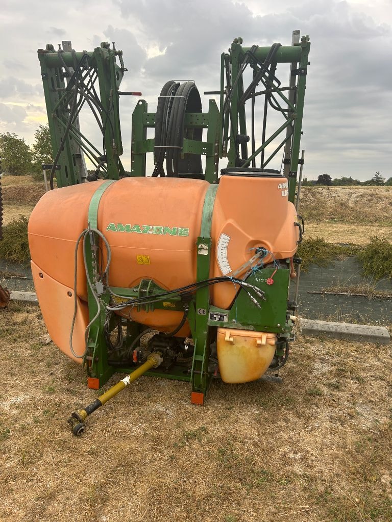 Pulverisateur AMAZONE UF 901 - photo slide 2
