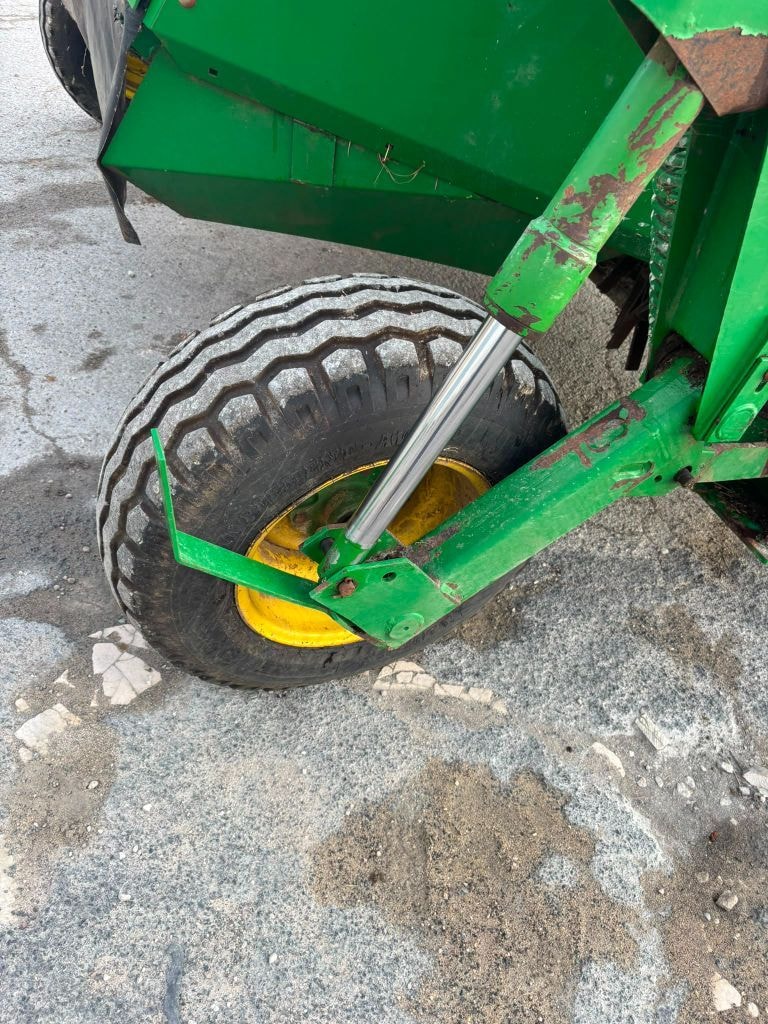 Faucheuse conditionneuse JOHN DEERE 1365 - photo slide 11