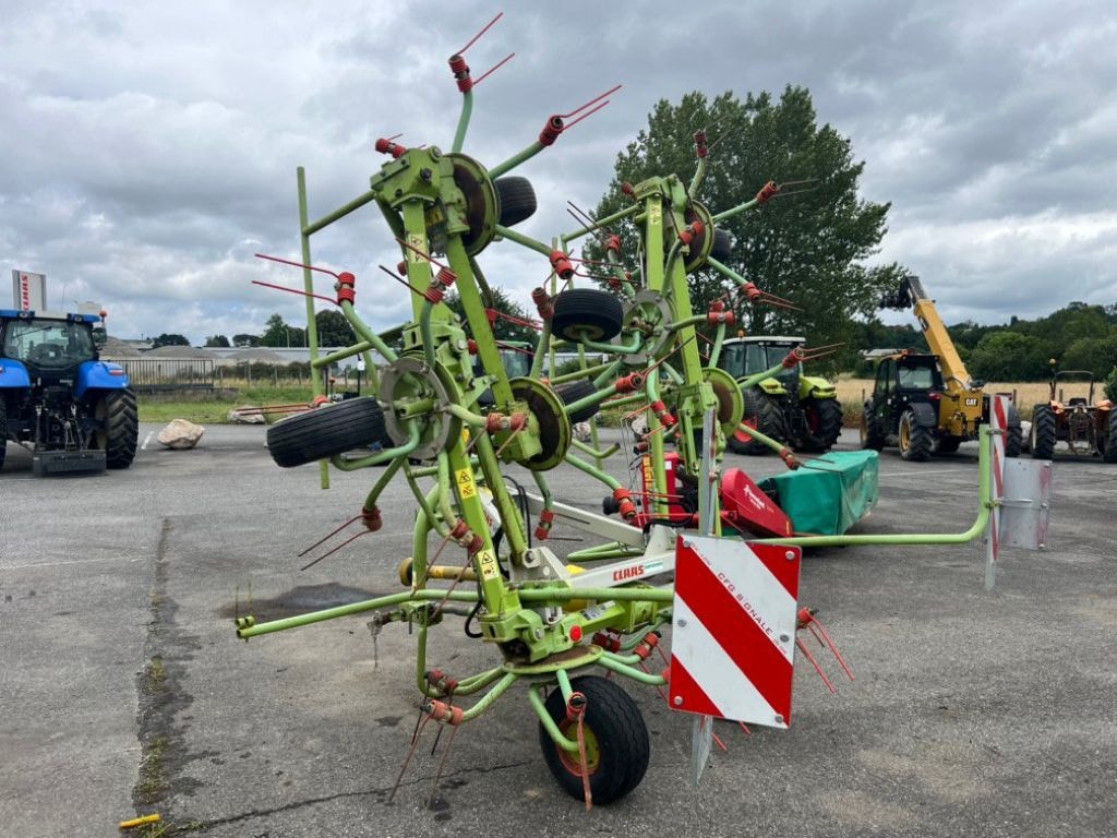 Faneuse CLAAS VOLTO 870 - photo slide 4
