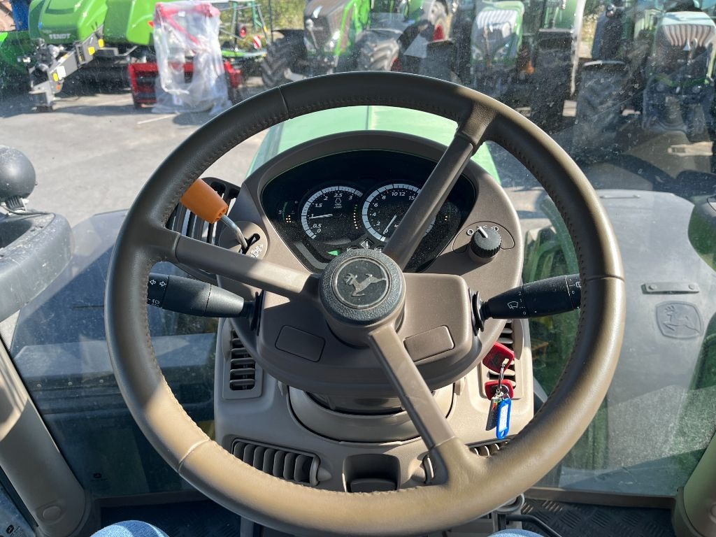 Tracteur JOHN DEERE 6155R - photo slide 7