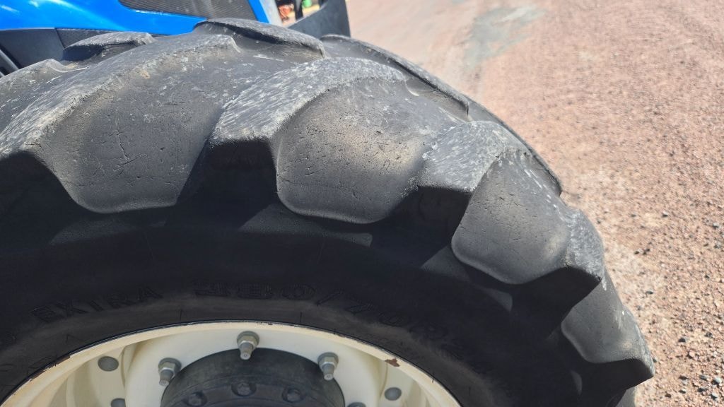 Tracteur chargeur NEW HOLLAND T5.105 DC - photo slide 22