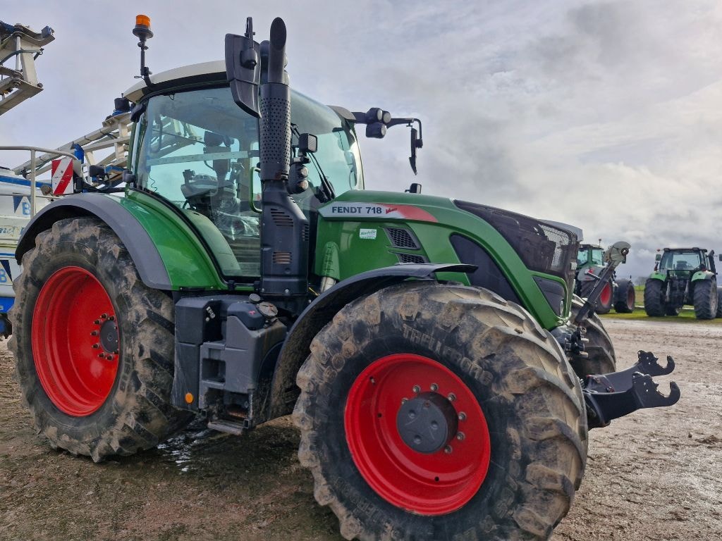 Tracteur FENDT 718 VARIO POWER - photo slide 8