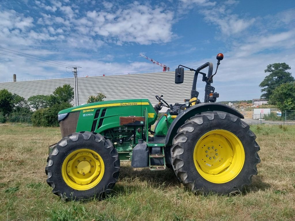 Tracteur JOHN DEERE 5085M - photo slide 2