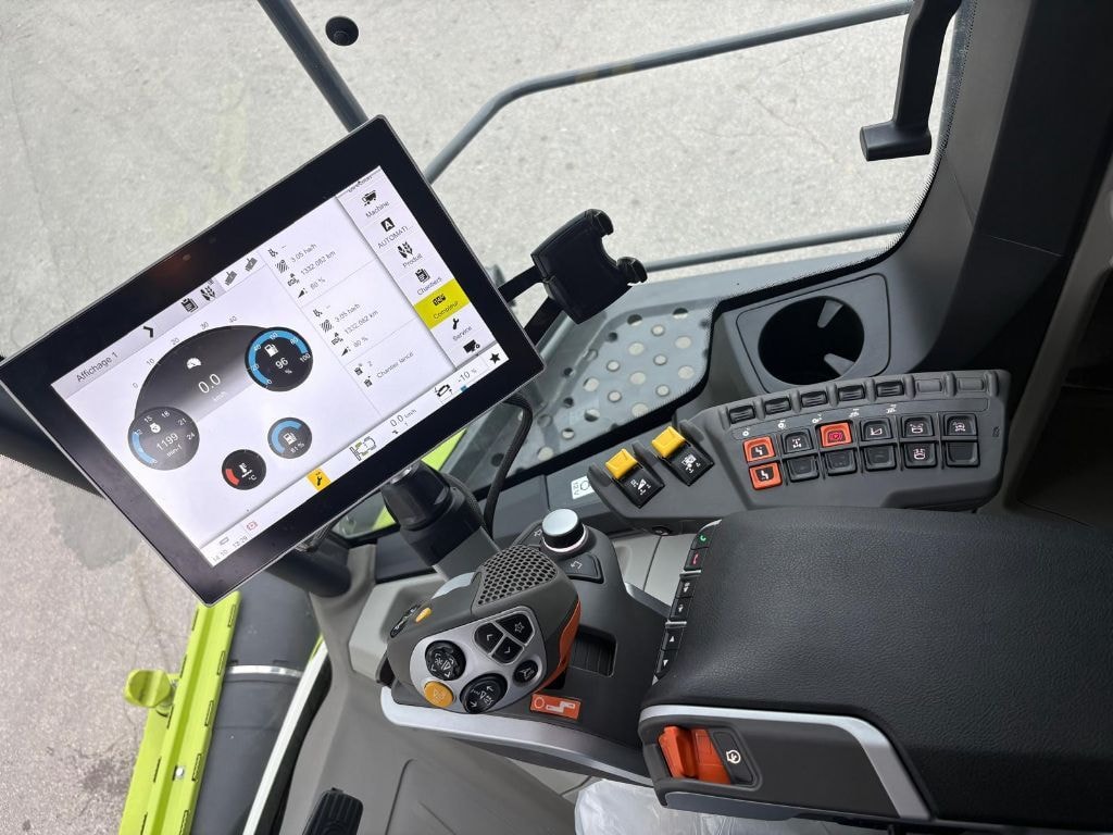 Moissonneuse CLAAS TRION 660 - photo slide 16