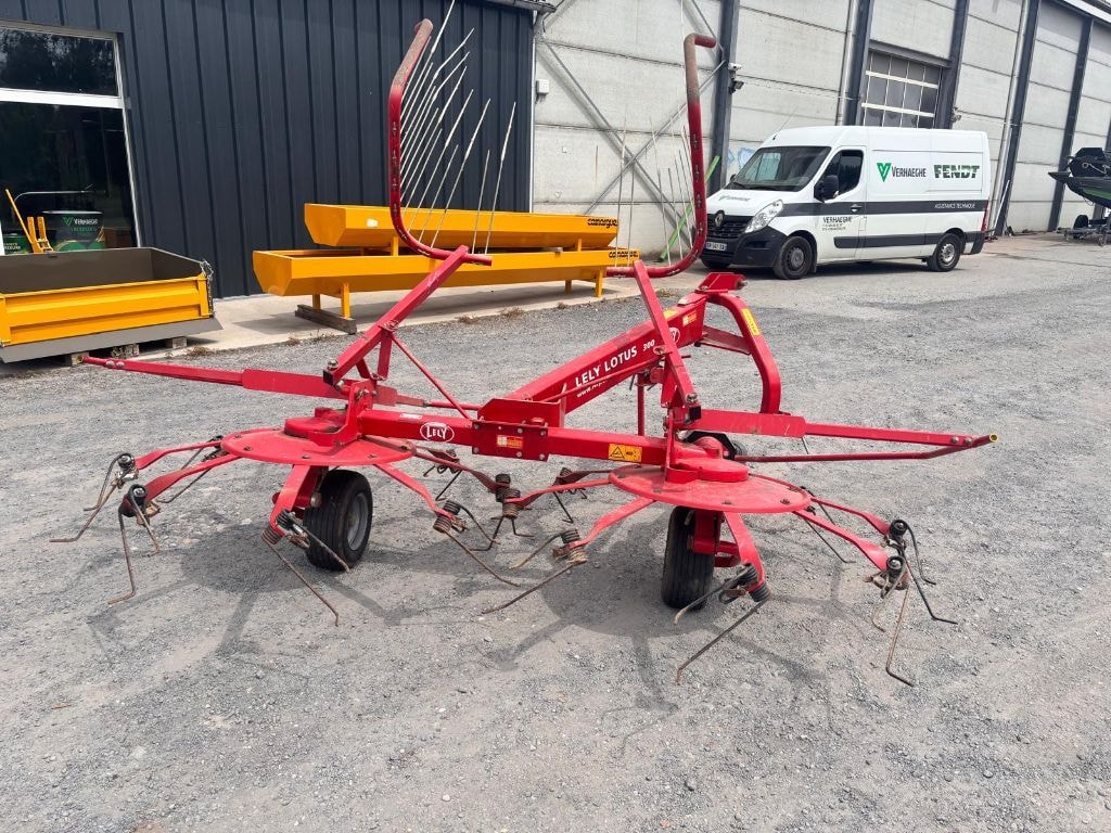 Faneuse LELY Lotus 300 - photo slide 3