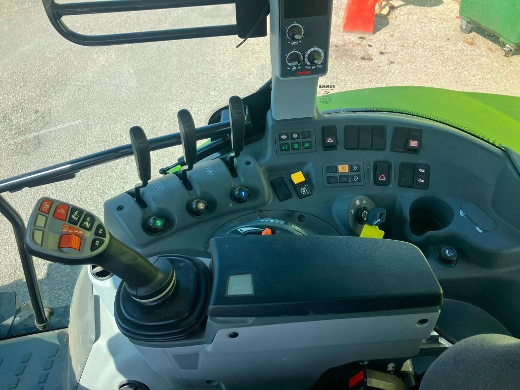 Tracteur CLAAS ARION 410 - photo slide 8