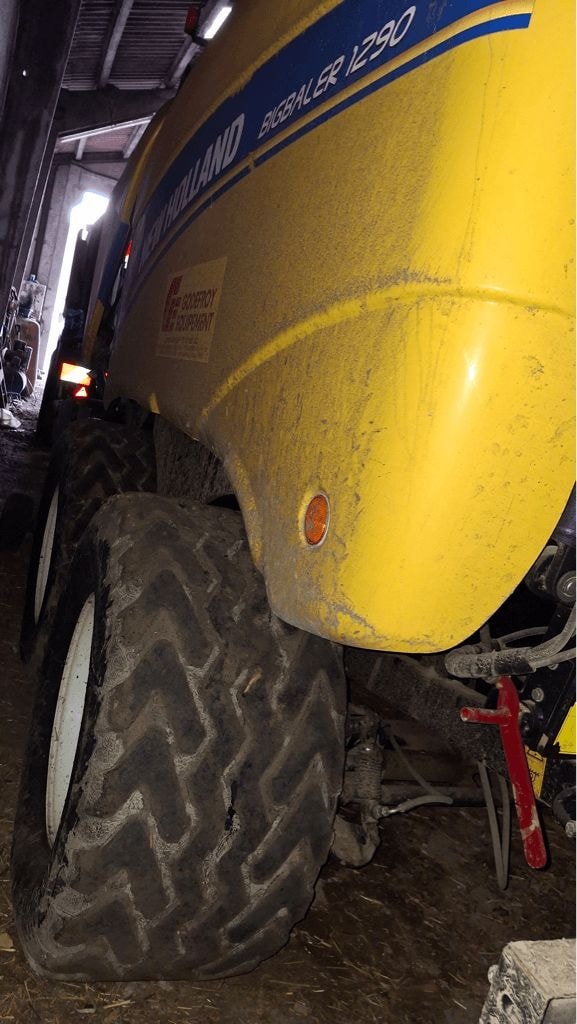 Presse haute densite NEW HOLLAND 1290 - photo slide 44
