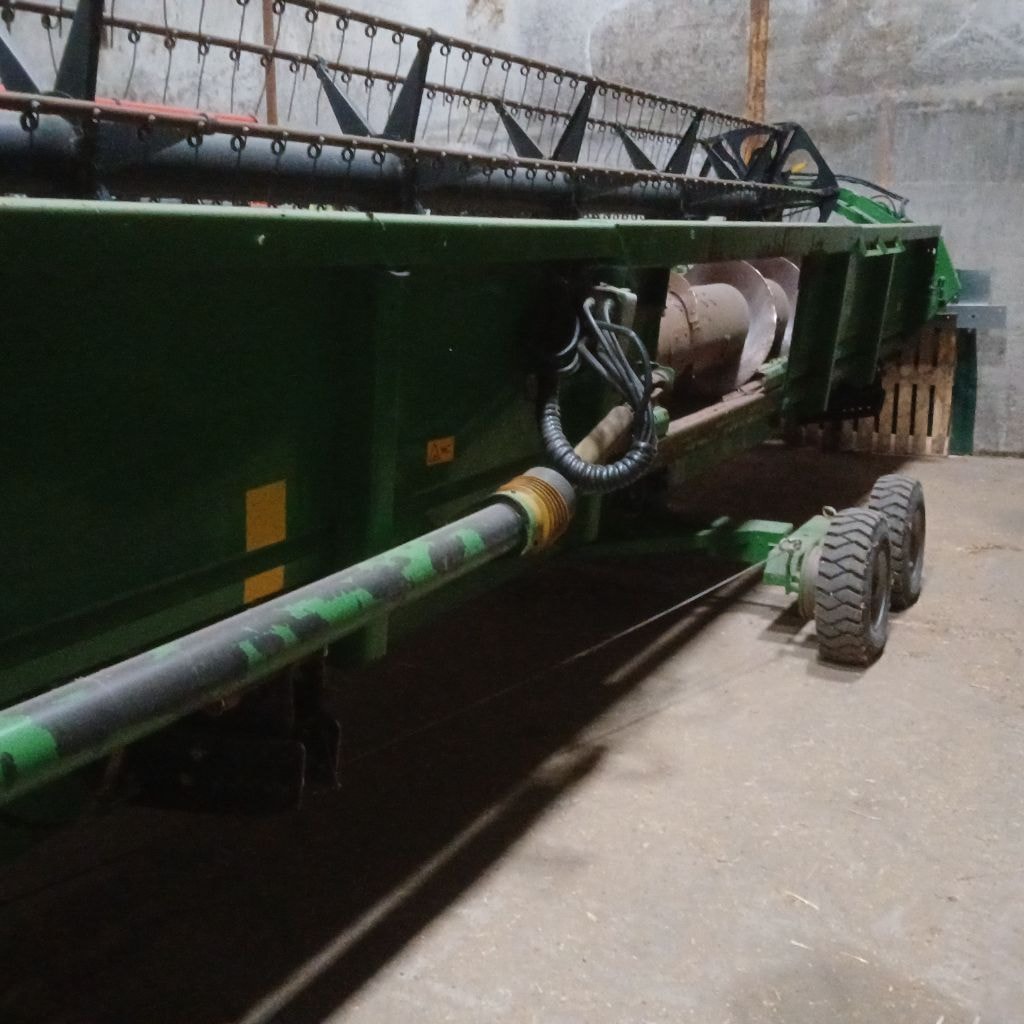 Moissonneuse JOHN DEERE 9780 CTS - photo slide 8