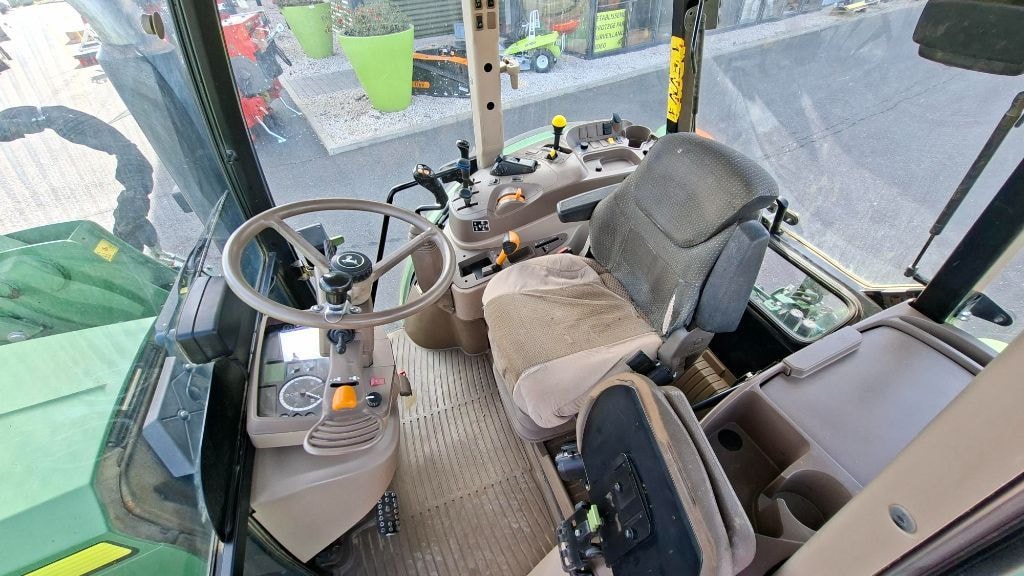Tracteur chargeur JOHN DEERE 6090RC - photo slide 8
