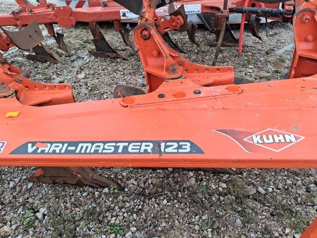 Charrue KUHN VARIMASTER 123 - photo slide 1
