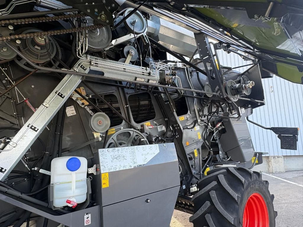 Moissonneuse CLAAS TRION 730 - photo slide 17