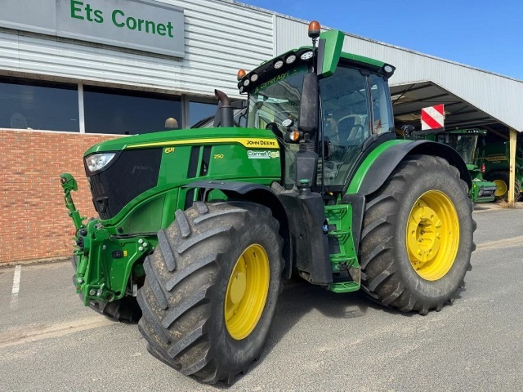 Tracteur JOHN DEERE 6R 250 - photo slide 1