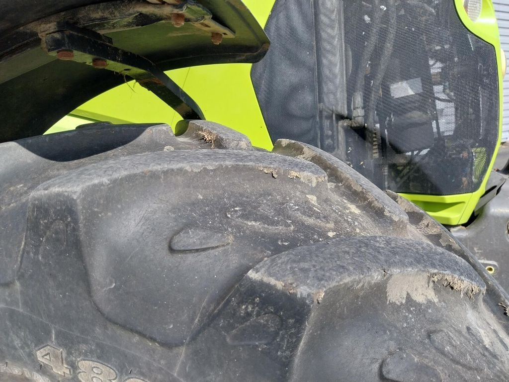 Tracteur CLAAS Arion 620 - photo slide 8