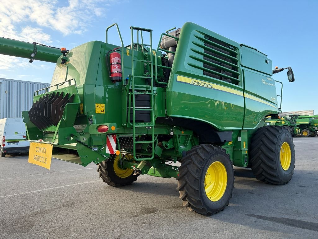 Moissonneuse JOHN DEERE T660 HM - photo slide 3