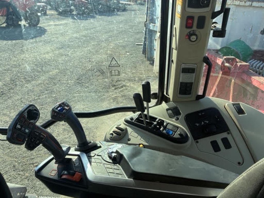 Tracteur chargeur MASSEY FERGUSON 5s135 DYNA 6 EFFICIENT - photo slide 6