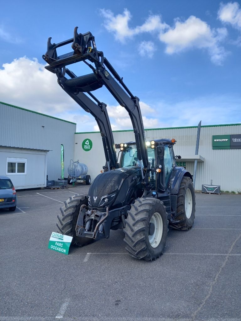 Tracteur chargeur VALTRA T 154 Hi - photo slide 1