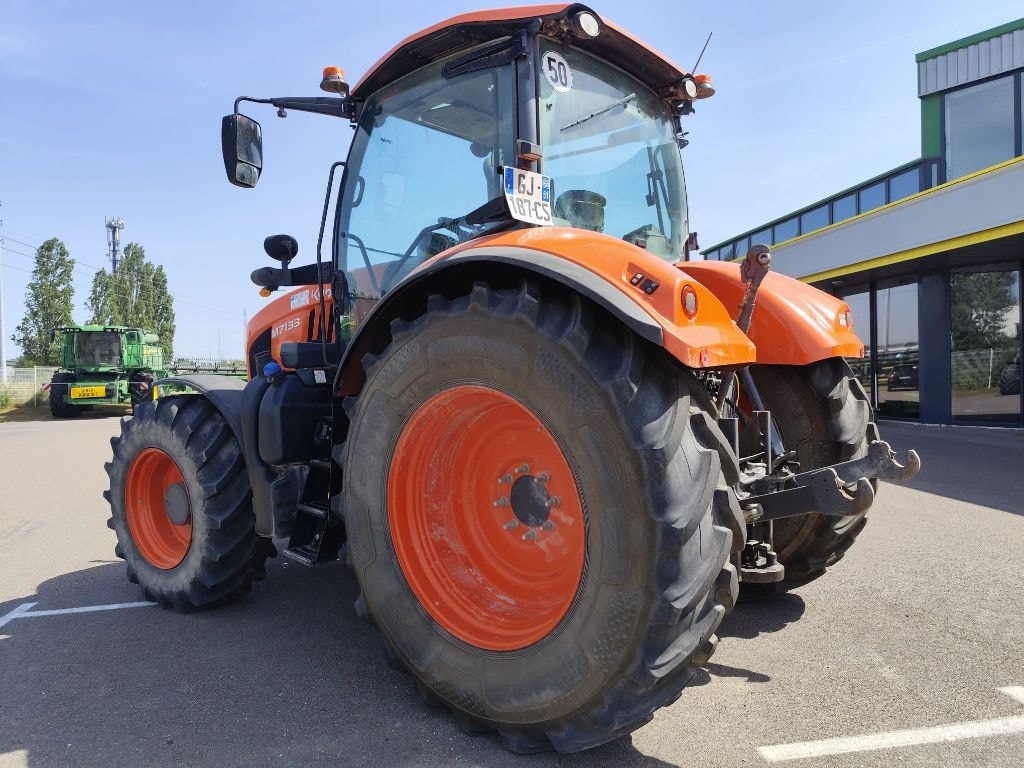Tracteur KUBOTA M 7133 - photo slide 5