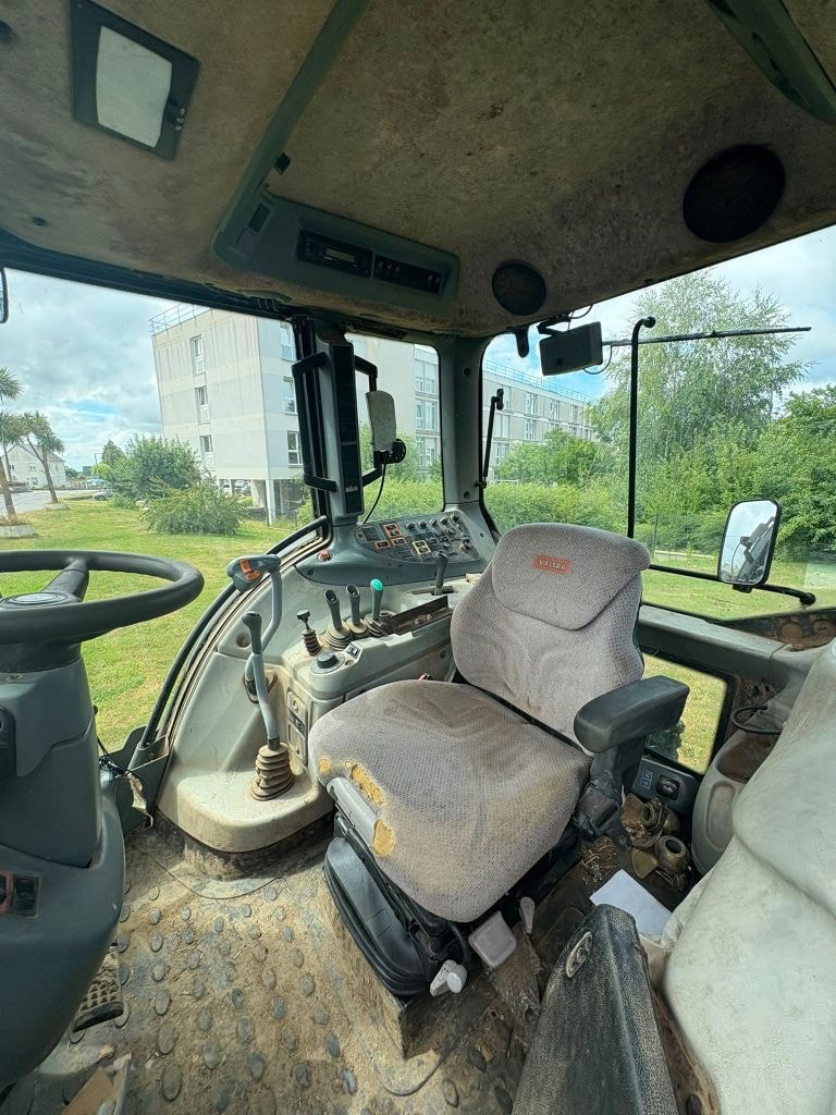 Tracteur VALTRA N113H5 - photo slide 13
