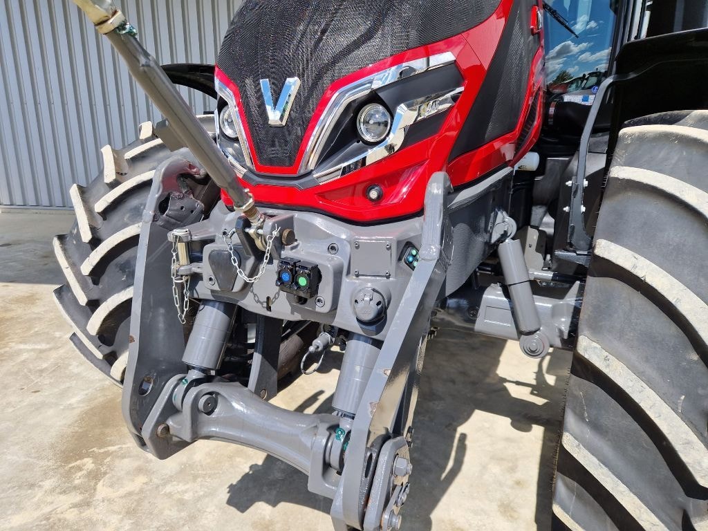 Tracteur VALTRA Q245 - photo slide 8