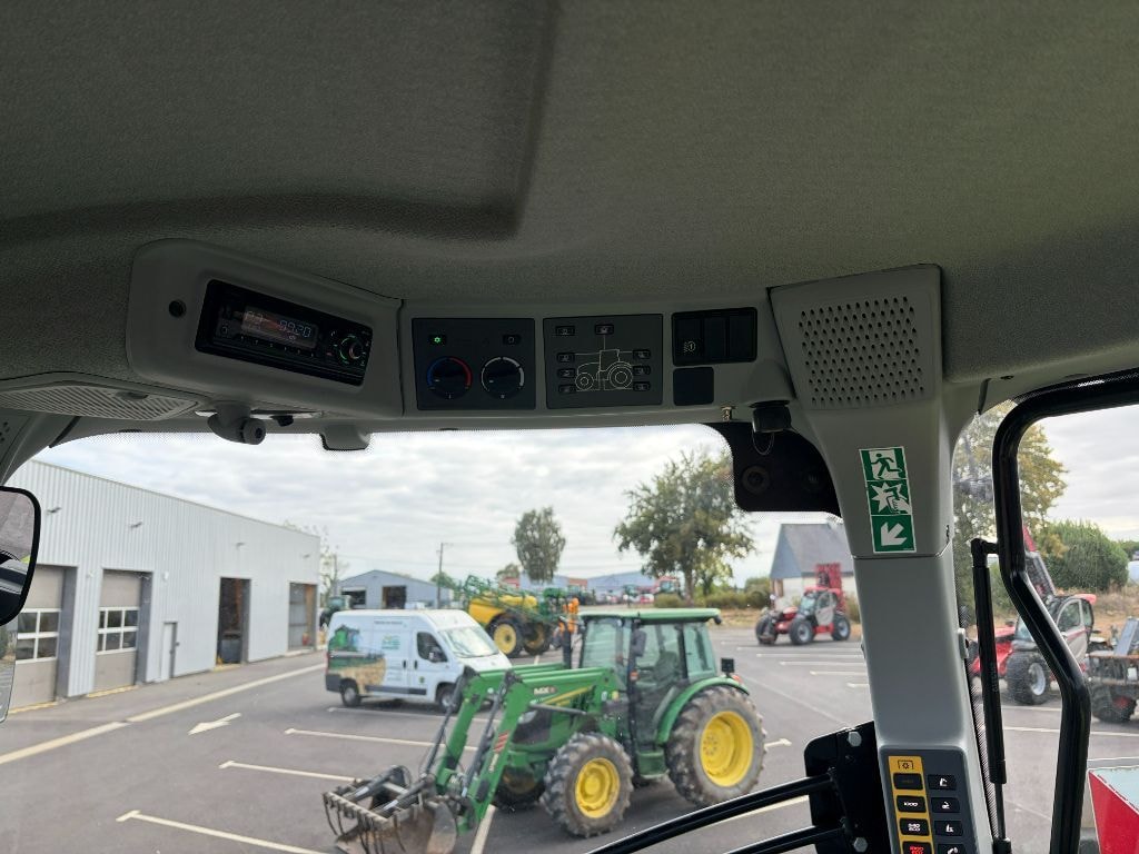 Tracteur CLAAS AXION 830 - photo slide 3