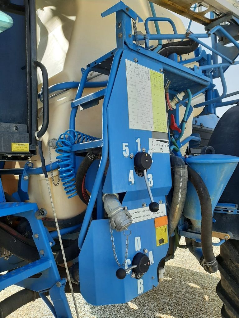 Pulverisateur automoteur MATROT Helios M 24 D - photo slide 11