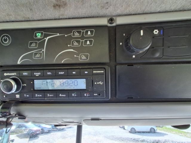 Tracteur chargeur VALTRA N 135A - photo slide 22