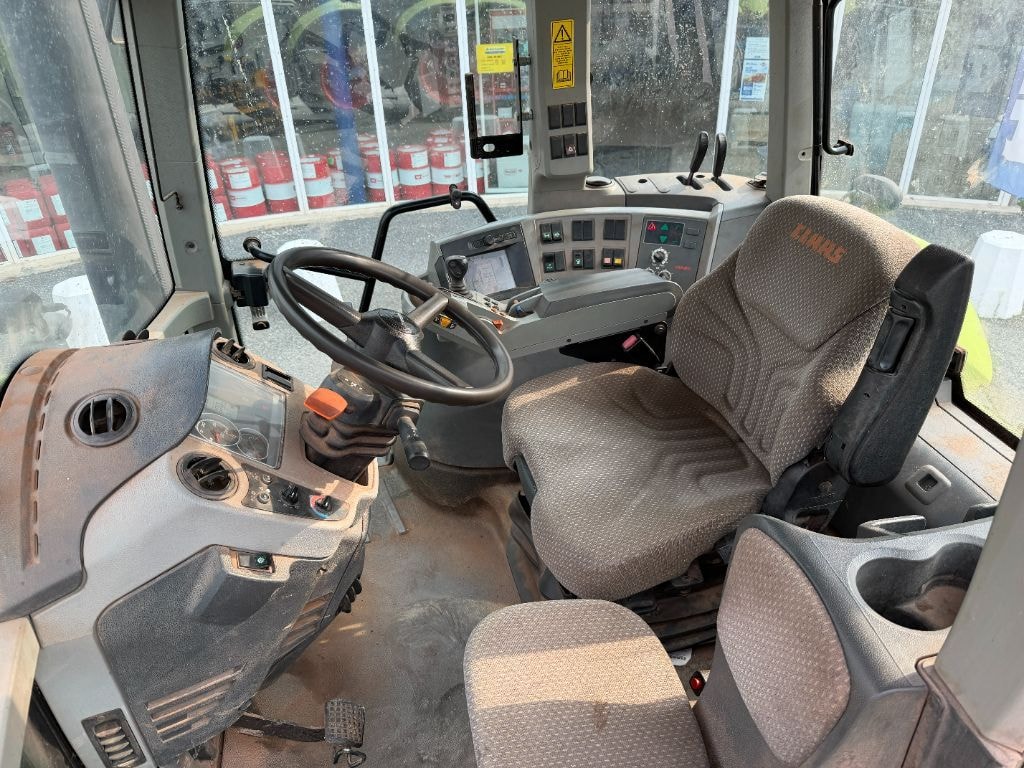 Tracteur CLAAS AXION 810 - photo slide 15