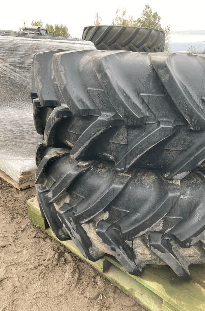 Pneumatique MICHELIN 420/80R46 Agribib + 16.9r28 agribib  - photo slide 9