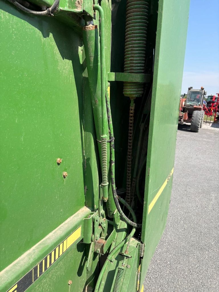 Presse balles rondes JOHN DEERE 550 - photo slide 22