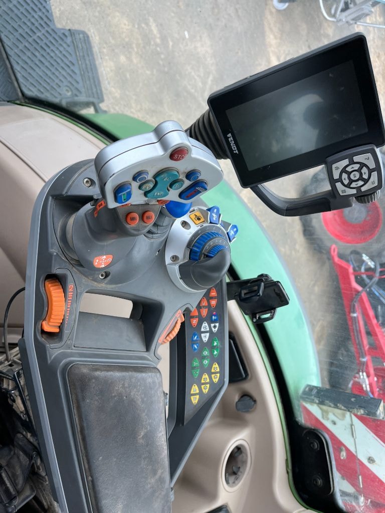 Tracteur FENDT 718 VARIO POWER + - photo slide 16