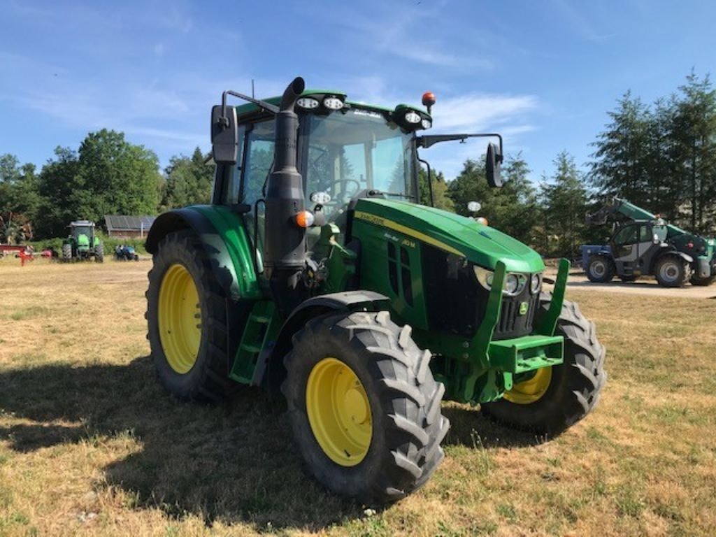 Tracteur chargeur JOHN DEERE 6110 M COMMANDQUAD  - photo slide 2