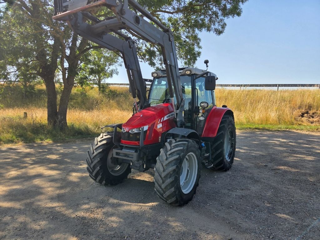 Tracteur chargeur MASSEY FERGUSON 5711S DYNA-4 EFFICIENT - photo slide 1