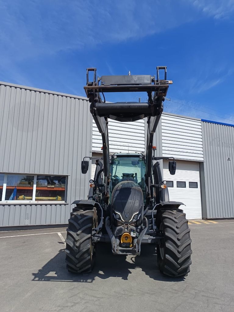 Tracteur chargeur VALTRA N175D - photo slide 3