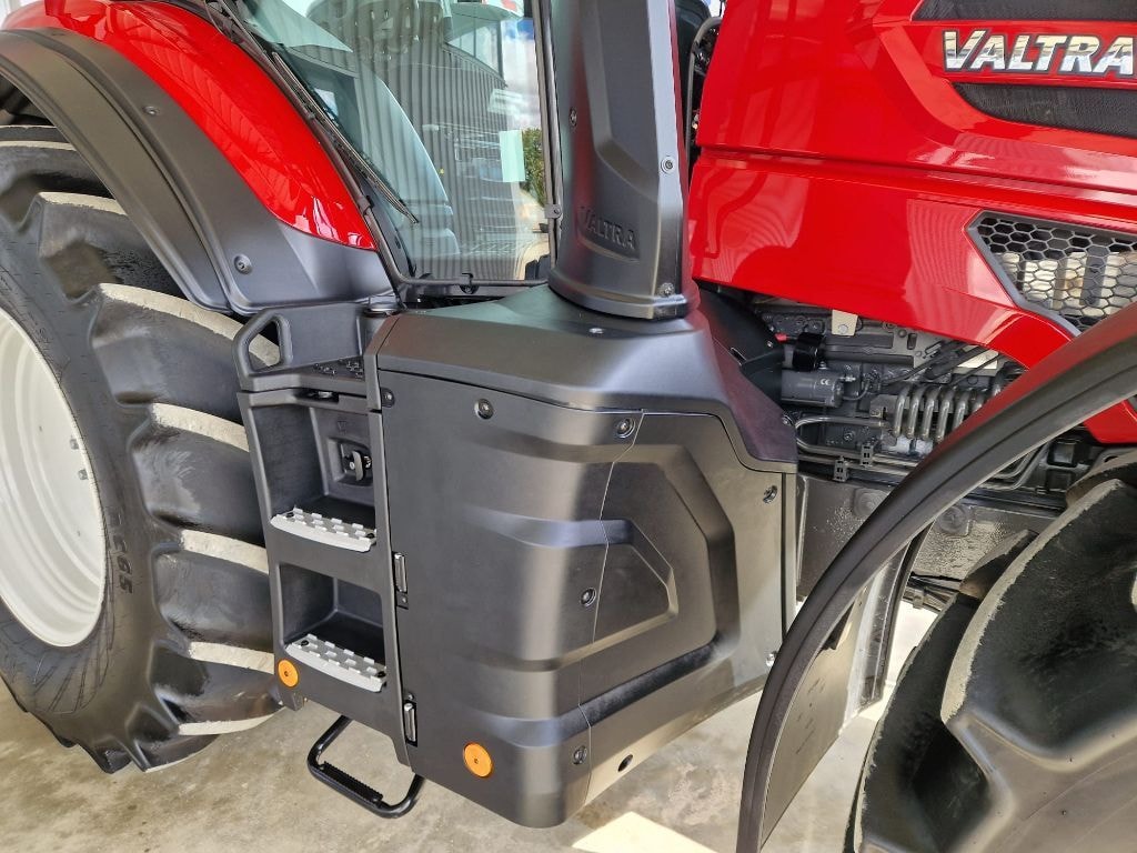 Tracteur VALTRA Q245 - photo slide 17