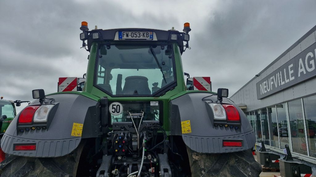 Tracteur FENDT 824 VARIO PROFI + - photo slide 6