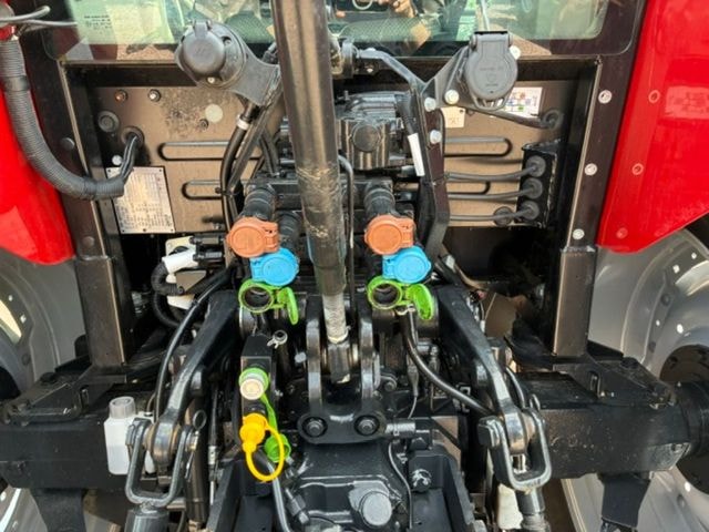 Tracteur CASE IH FARMALL 90C - photo slide 7