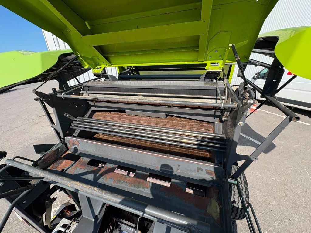 Presse balles rondes CLAAS Rollant 520 roto cut - photo slide 11