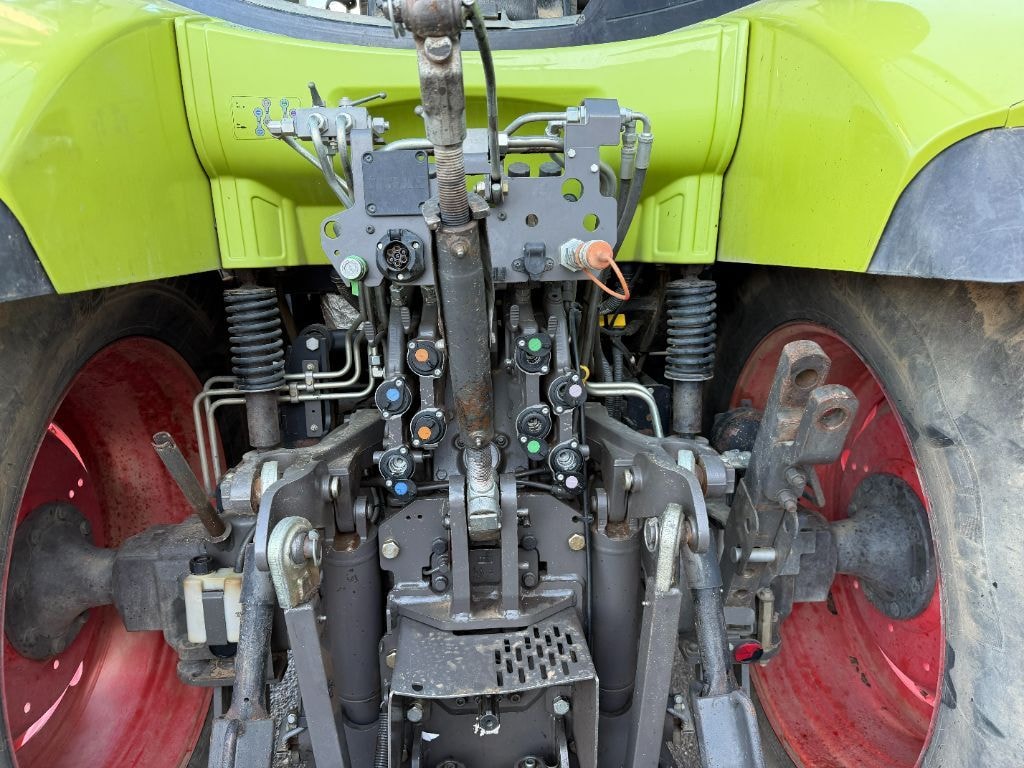 Tracteur CLAAS ARION 620 - photo slide 11