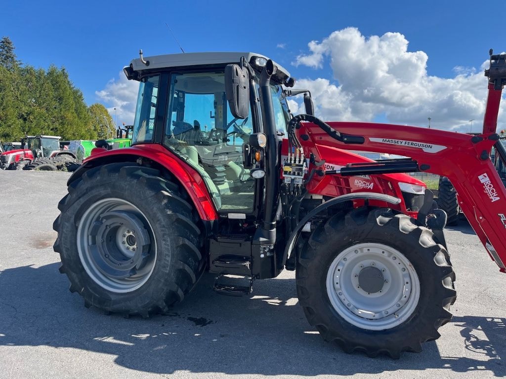 Tracteur MASSEY FERGUSON 5713S DYNA-4 - photo slide 8